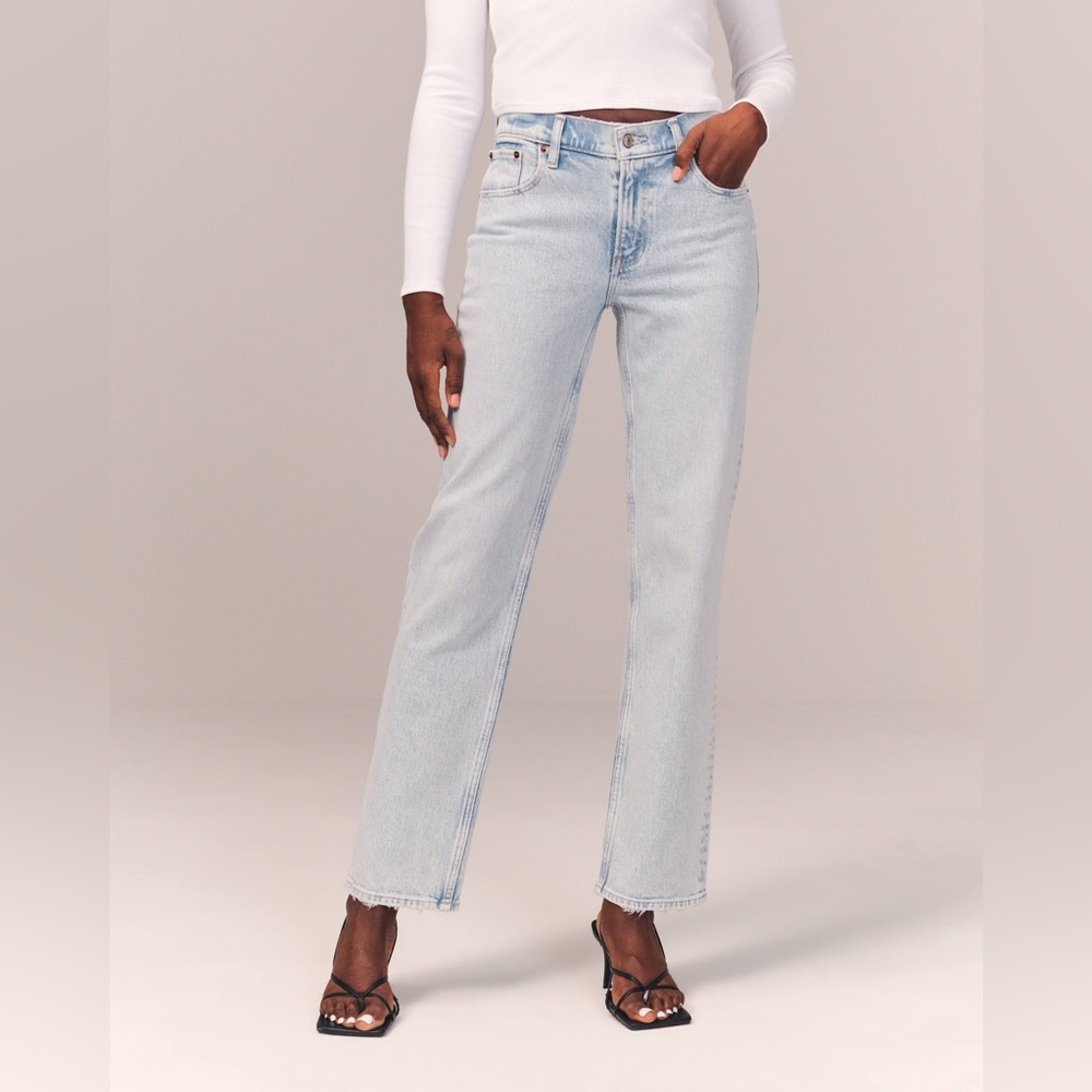 Abercrombie 90s Straight Low Rise Jeans